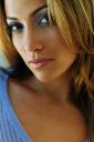 Beautiful Jennifer Lopez (free iPhone wallpaper)